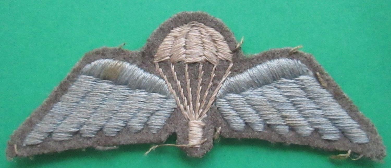 A WWII BRITISH FORCES PARACHUTISTS JUMP BADGE