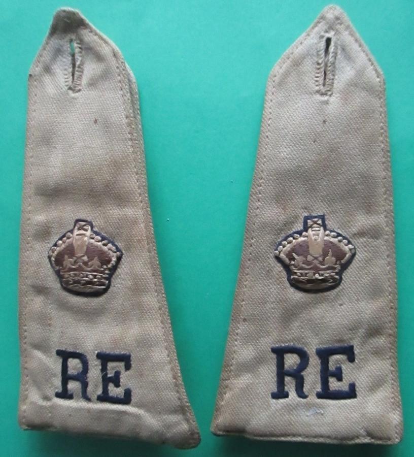 A GOOD MATCHING WWII PAIR OF MAJORS RE SHOULDER BOARDS