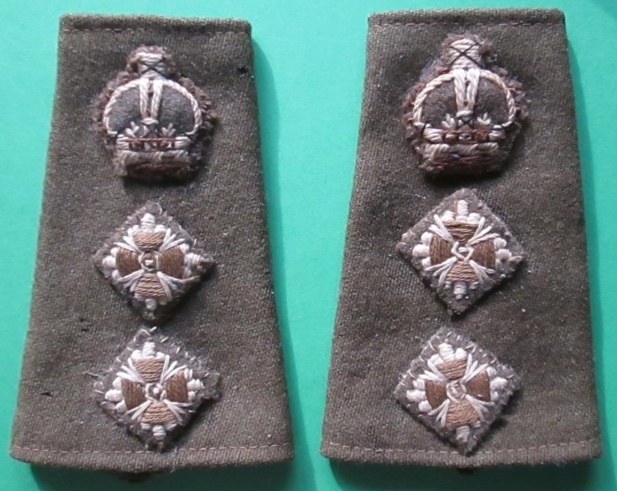 A MATCHING PAIR OF COLONELS SLIDE ON RANK BOARDS