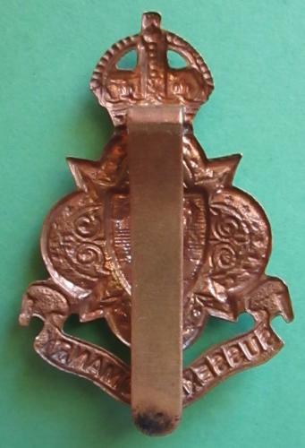 AN OTHER RANKS SURREY YEOMANRY CAP BADGE