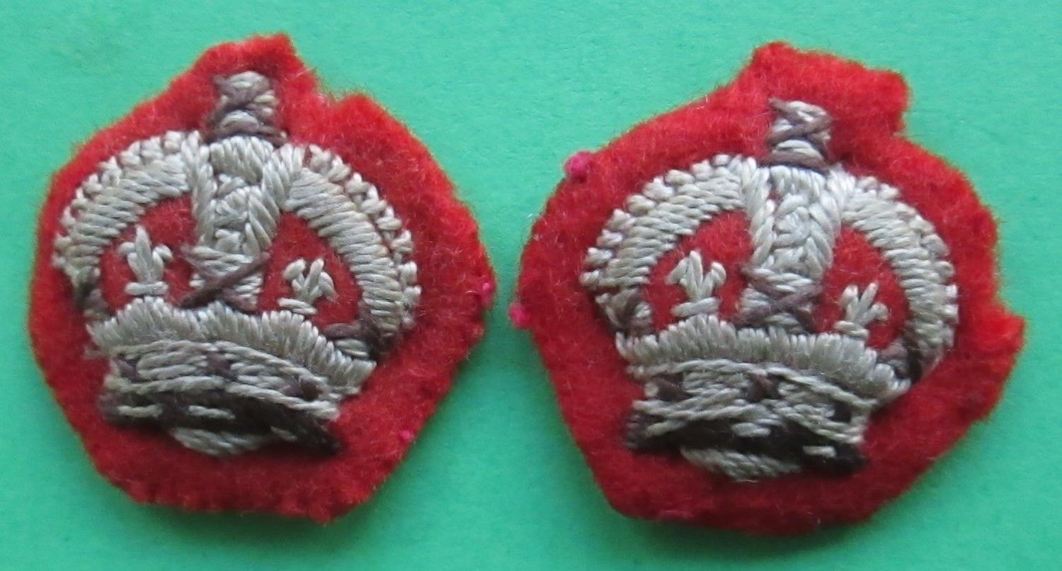 A PAIR OF INFANTRY MAJORS KINGS CROWNS