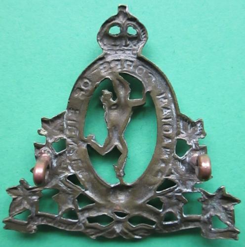 A CANADIAN CORPS OF SIGNALS BADGE