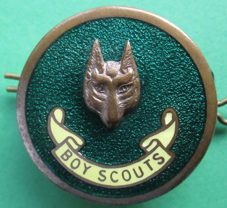 A BOY SCOUTS CLUB MASTERS BADGE