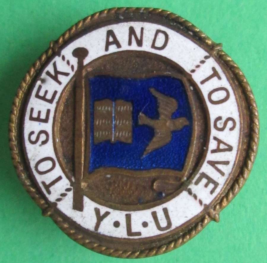 AN ENAMEL YOUNG LEADERS UNION LAPEL BADGE