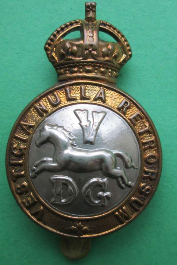 A GOOD 5TH DRAGOON GUARDS OTHER RANKS CAP BADGE