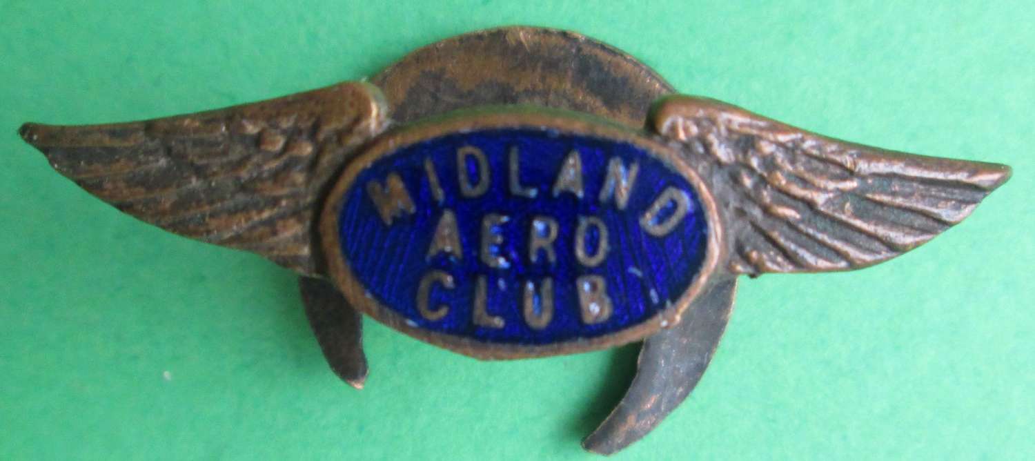 A WWII PERIOD MIDLAND AERO CLUB LAPEL BADGE
