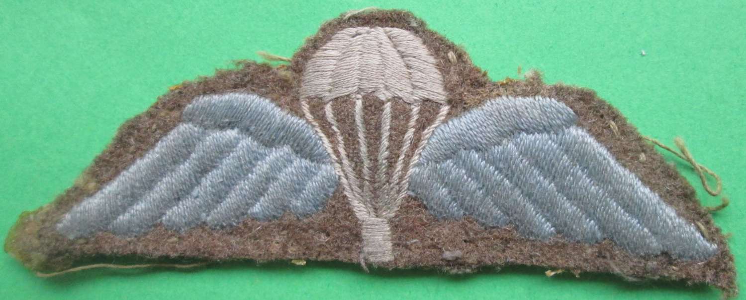 A POST WWII PARACHUTE QUALIFICATION / JUMP WING