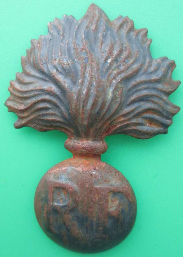 A WWI PERIOD FRENCH HELMET BADGE