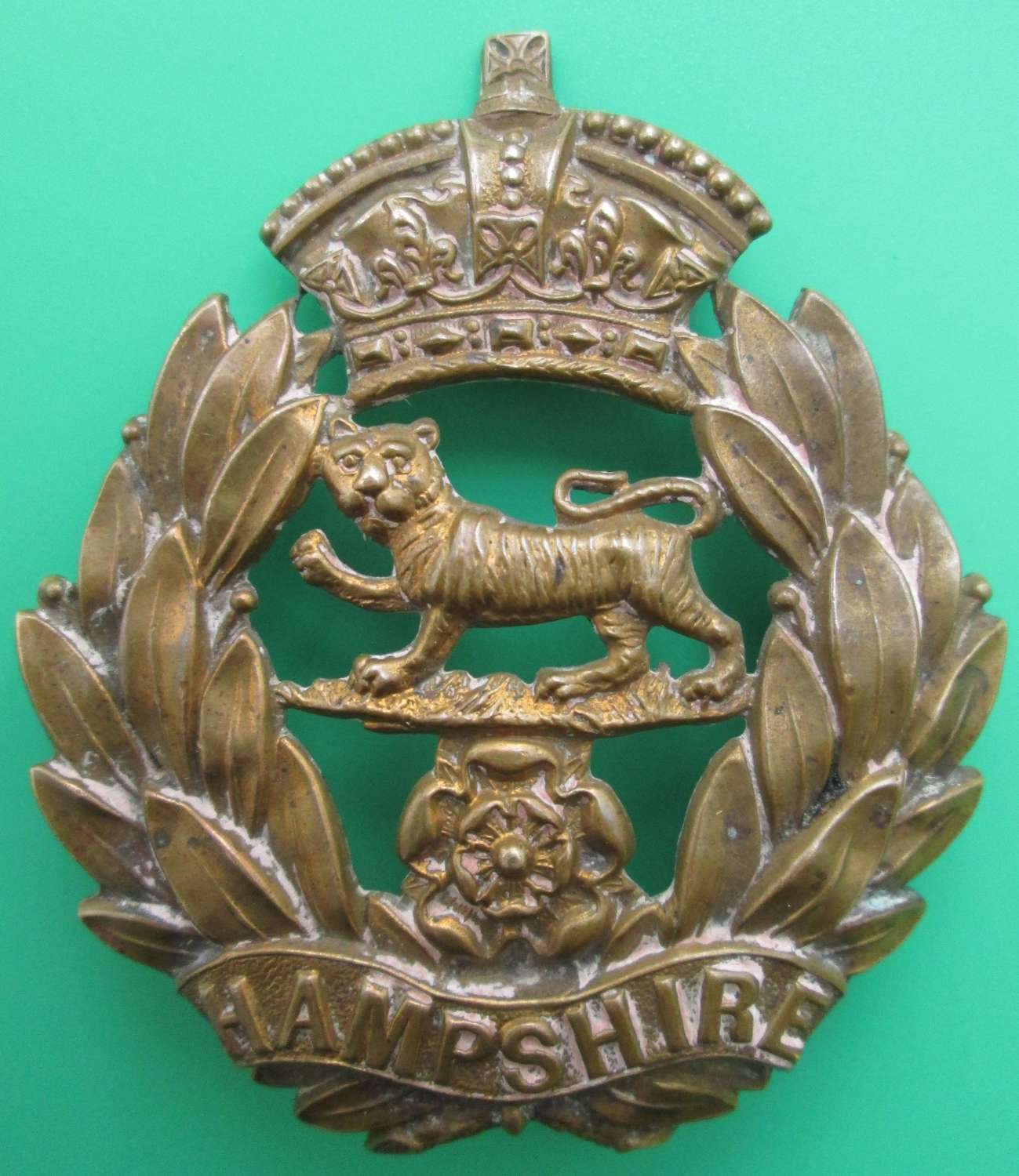 A GOOD POST 1881 HAMPSHIRE REGT OTHER RANKS GLENGARRY BADGE