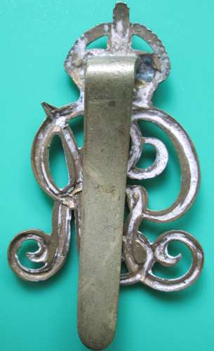 A GOOD OTHER RANKS NORFOLK YEOMANRY CAP BADGE