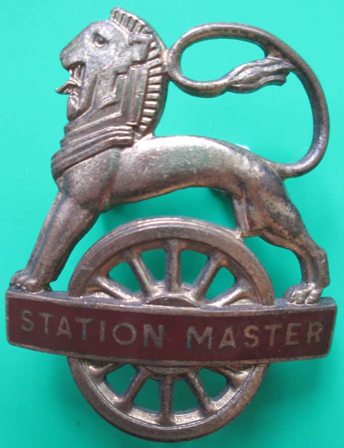 A BRITISH RAILWAYS STATION MASTERS CAP BADGE