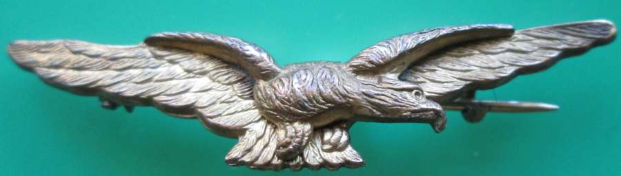 A WWI FRENCH AVIATORS BADGE