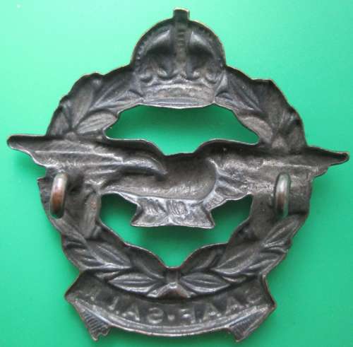 A SOUTH AFRICAN AIR FORCE CAP BADGE
