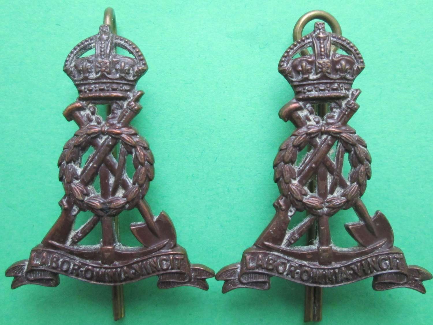 A PAIR OF OFFICER'S ROYAL PIONEER CORPS COLLAR DOGS