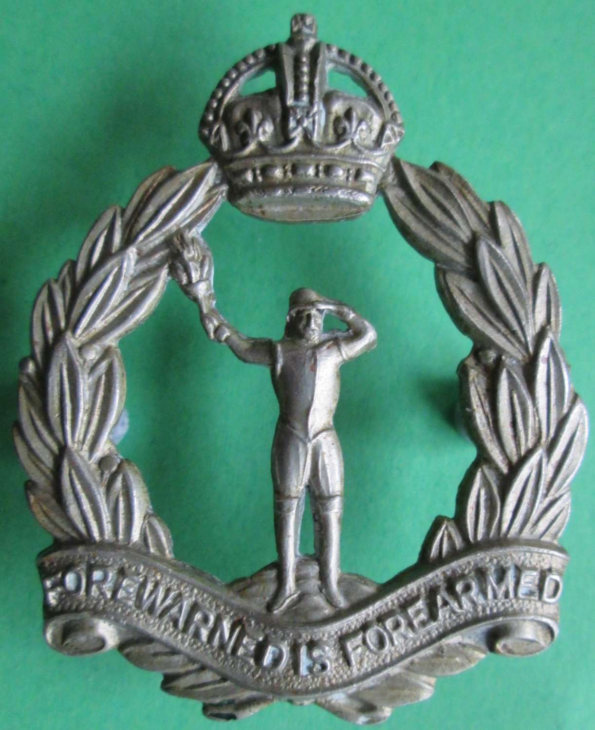 A GOOD OTHER RANKS OBSERVER CORPS CAP BADGE