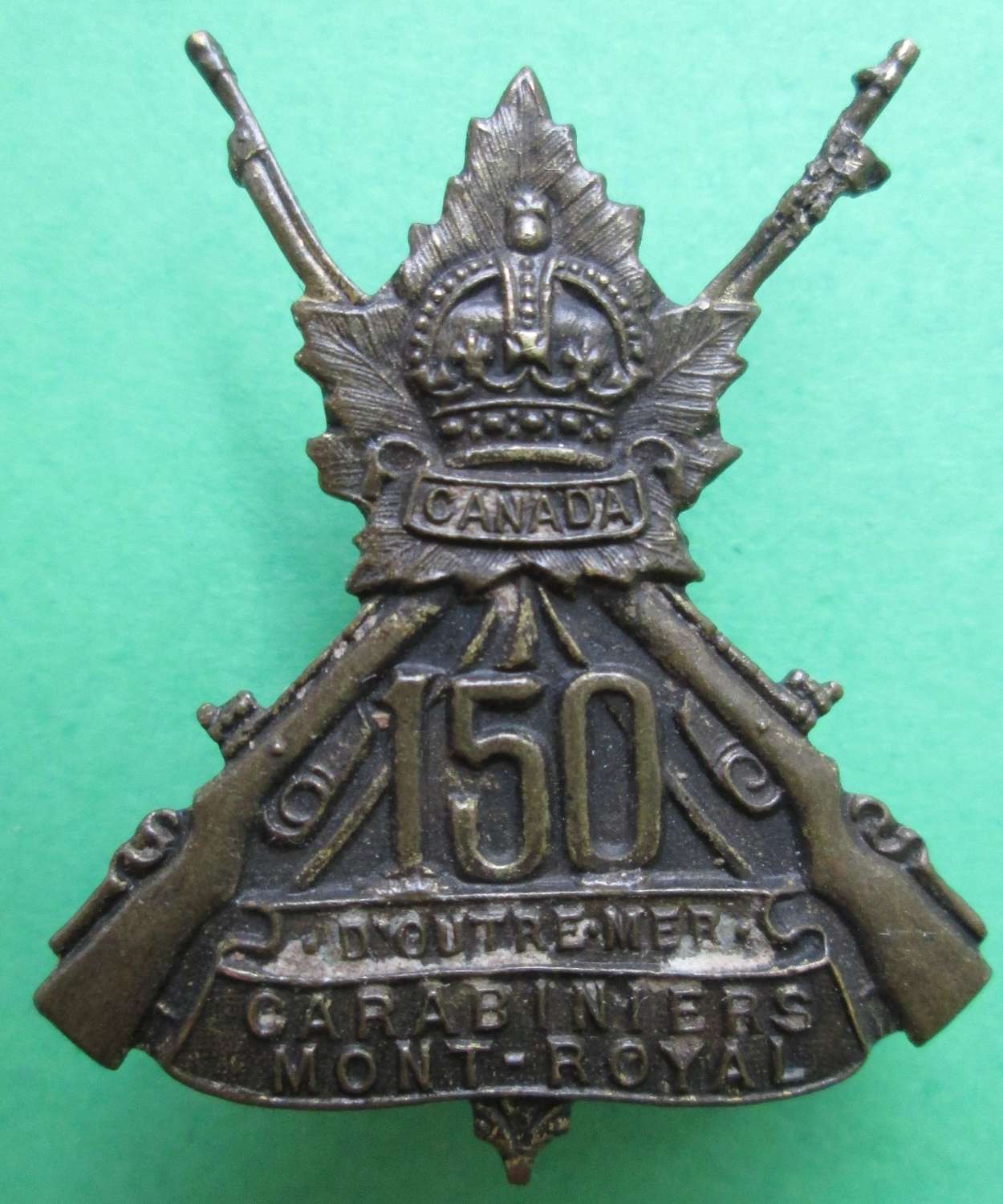 150th INFANTRY BATTALION (150TH CARBINIERS MOUNT ROYAL) COLLAR BADGE