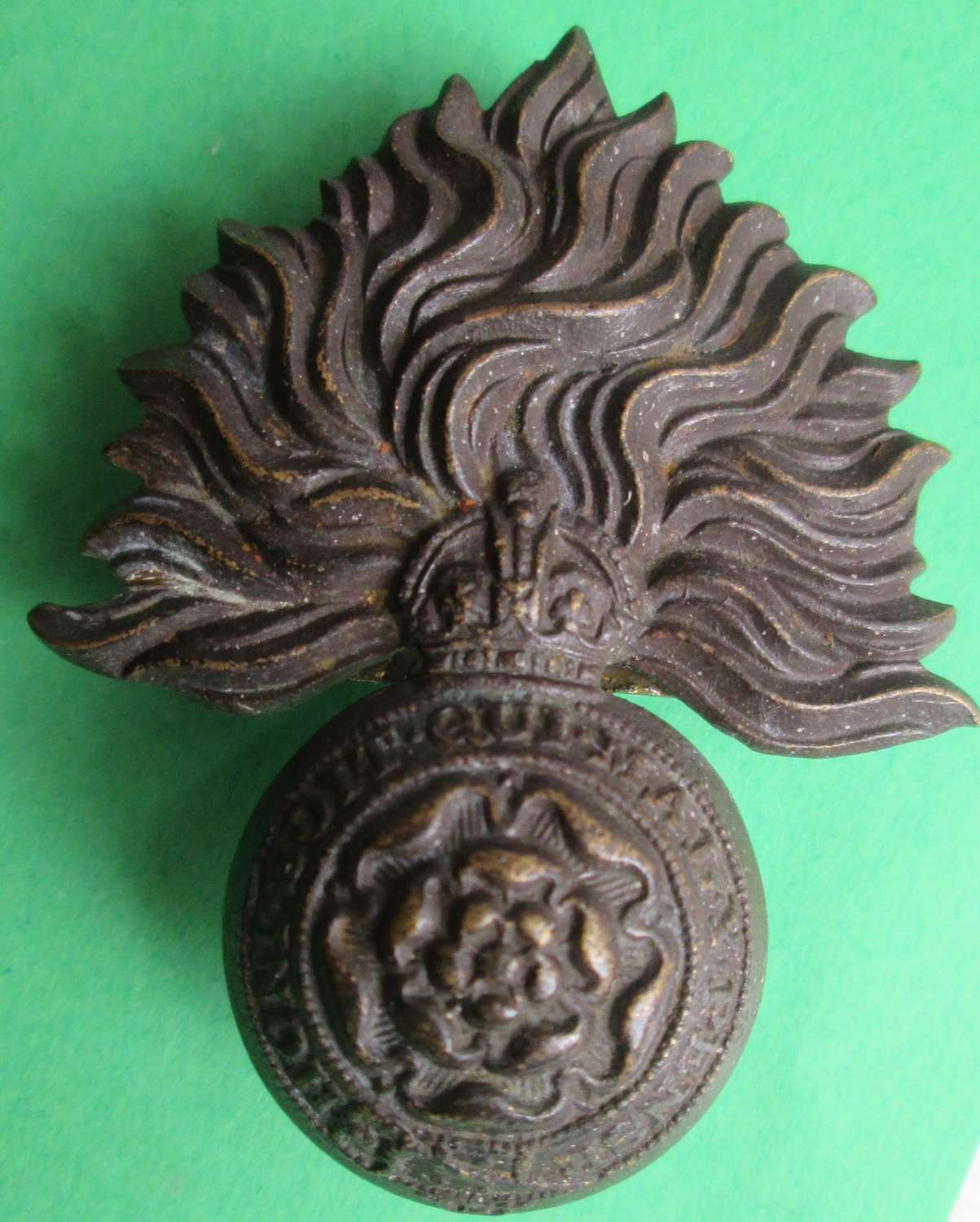 BRASS OFFICER'S ROYAL FUSILIERS CAP BADGE