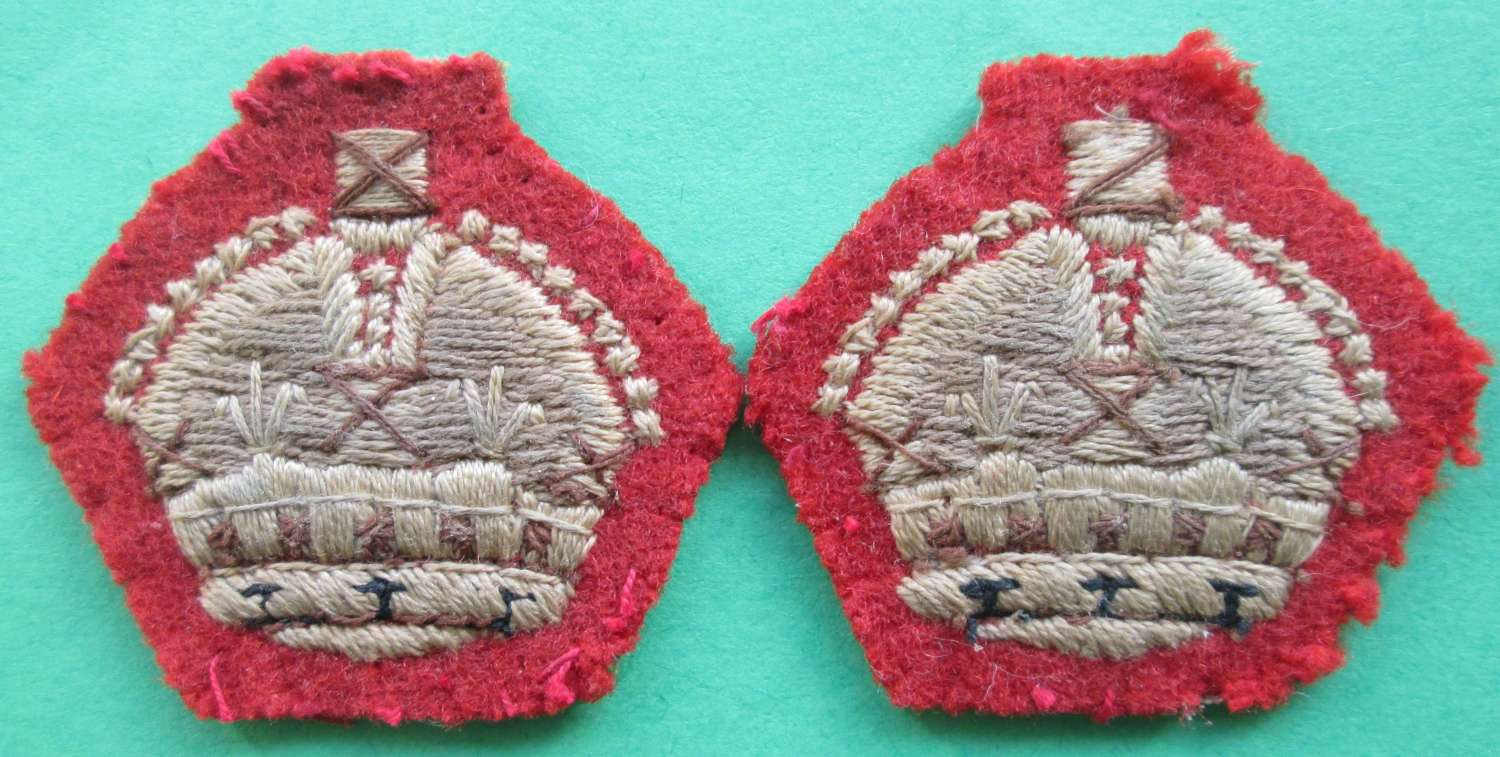 A PAIR OF INFANTRY MAJORS KINGS CROWNS