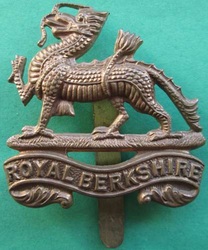 A ROYAL BERKSHIRE CAP BADGE