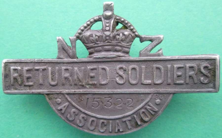 WWI RETURNED SOLDIERS ASSOCIATION PIN BADGE