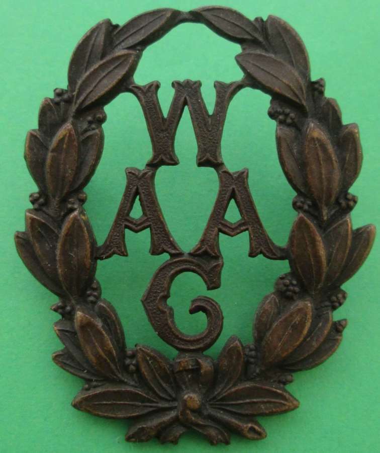 WOMEN'S ARMY AUXILIARY CORP CAP BADGE