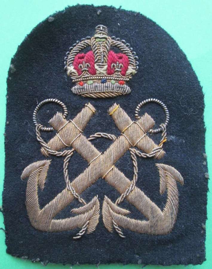A ROYAL NAVY PETTY OFFICER'S ARM BADGE