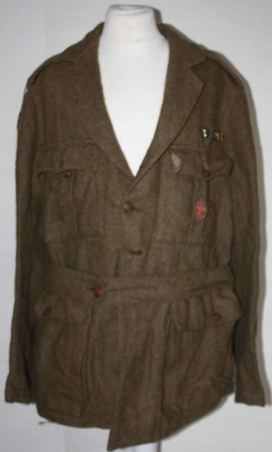 A GOOD SCARCE 1920'S EARLY 30'S WOOL SCOUTS JACKET AND SHORTS
