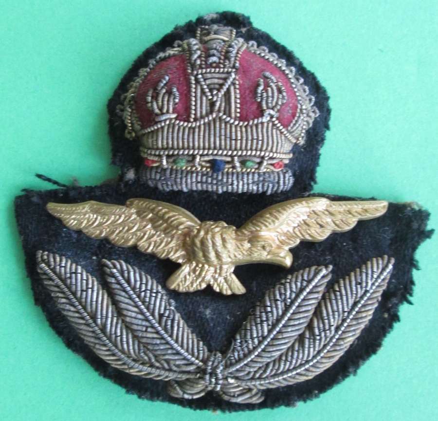 WWII ROYAL AIR FORCE OFFICER'S BADGE
