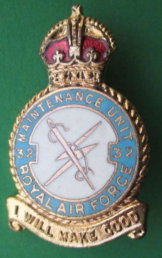 RAF SQUADRON PIN BROOCH NUMBER 32 MAINTENANCE UNIT