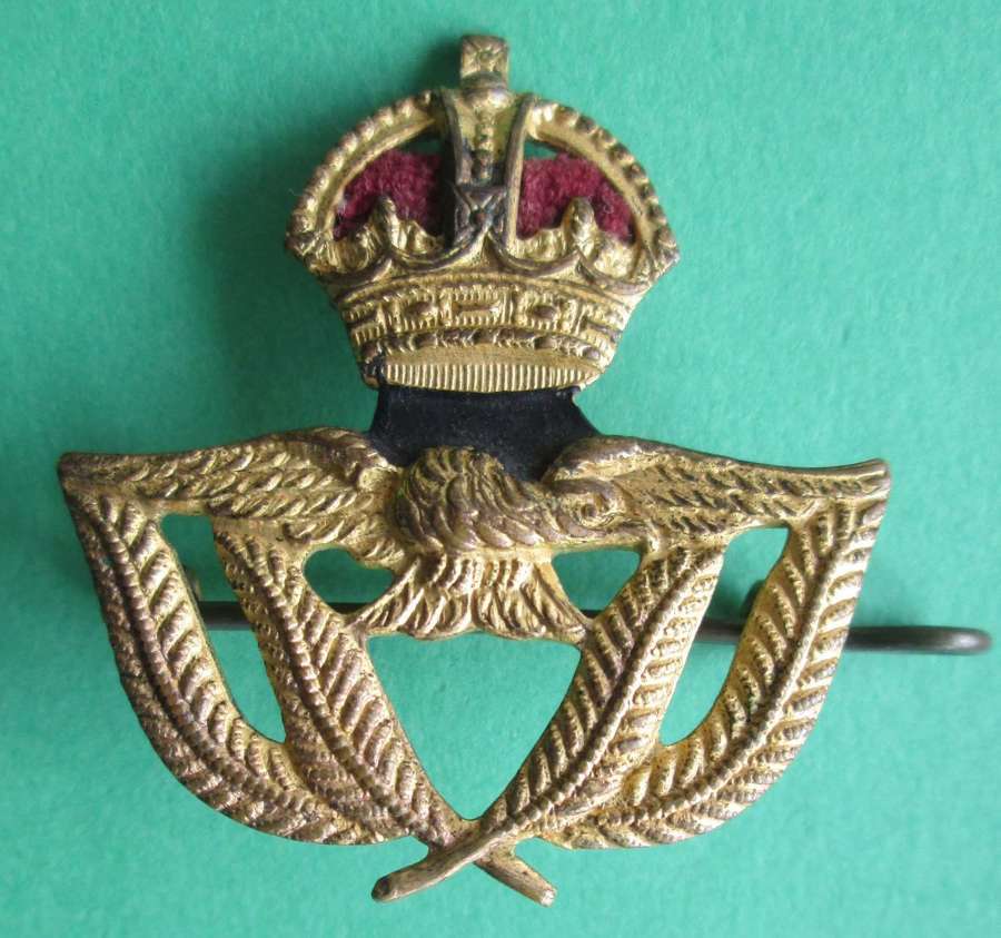 A WWII PERIOD RAF WARRANT OFFICERS BERET BADGE