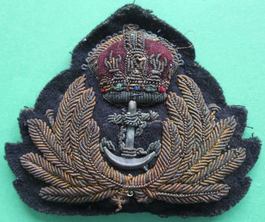 WWII PERIOD ROYAL NAVAL OFFICER'S CAP BADGE