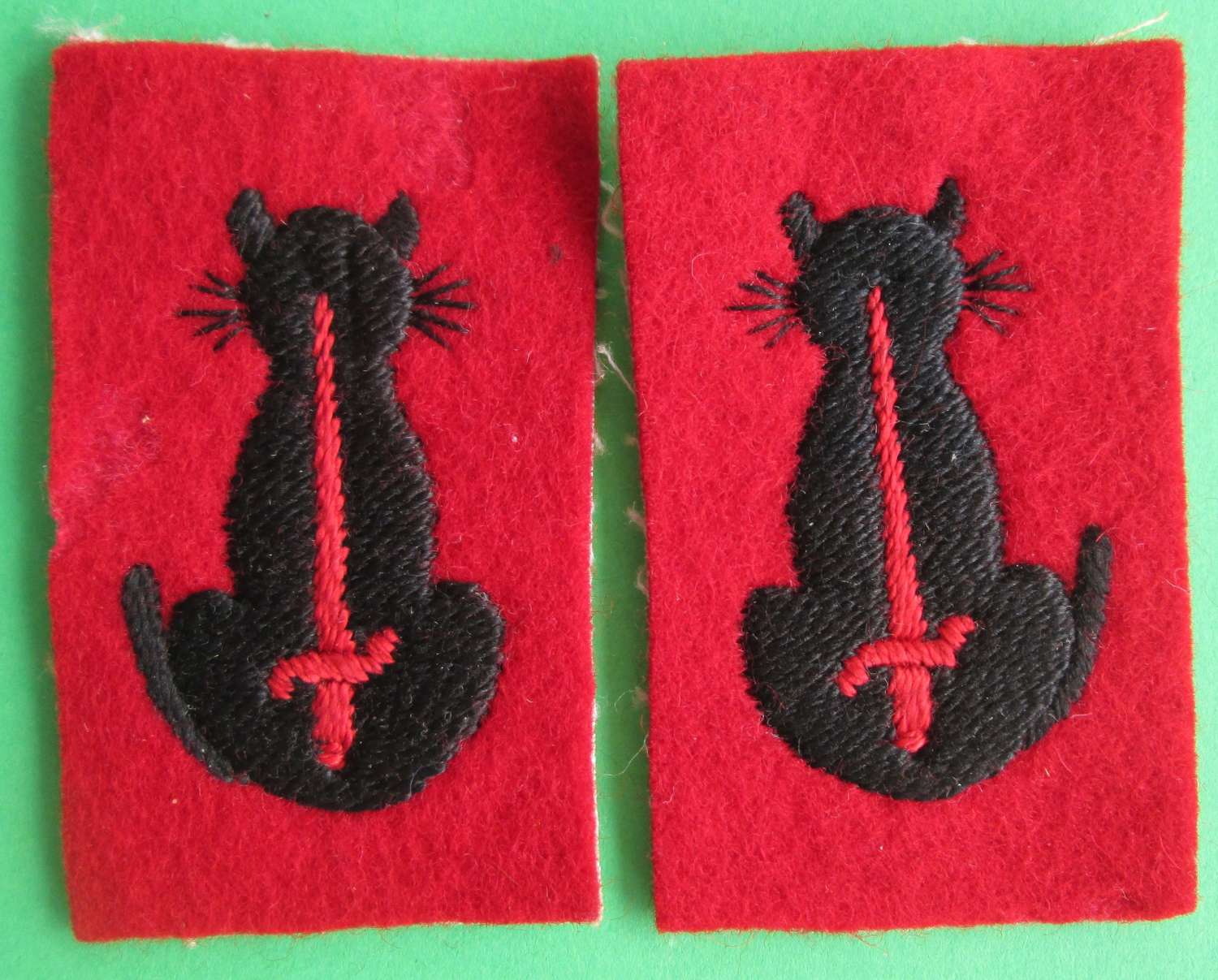 56th (LONDON) ARMOURED DIVISION (TA) PAIR OF FORMATION SIGNS