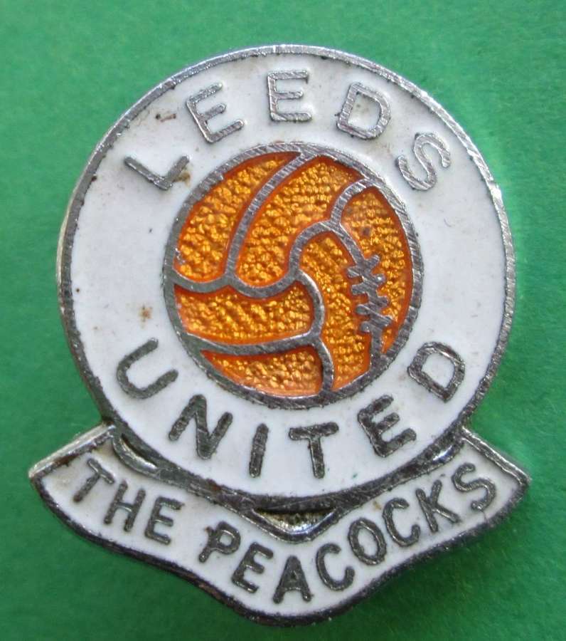 A LEEDS UNITED "THE PEACOCKS" PIN BADGE