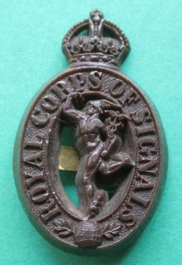 ROYAL CORPS OF SIGNALS PLASTIC WWII PERIOD BADGE