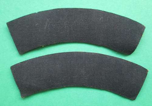 A PAIR OF R.E.M.E WWII PERIOD PRINTED SHOULDER TITLES