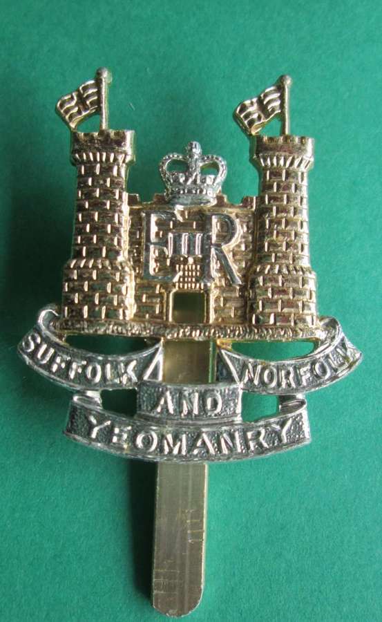 A SUFFOLK AND YEOMANRY ANODISED CAP BADGE