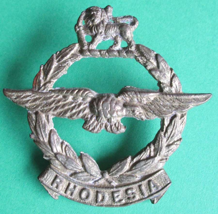 WWII PERIOD RHODESIA ROYAL AIR FORCE CAP BADGE