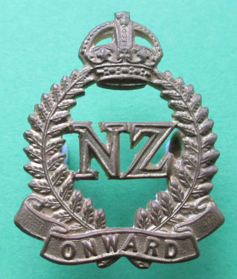 NEW ZEALAND EXPEDITIONARY FORCE COLLAR BADGE