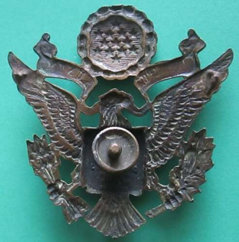 An officers WWII period United States Army Air Forces cap badge